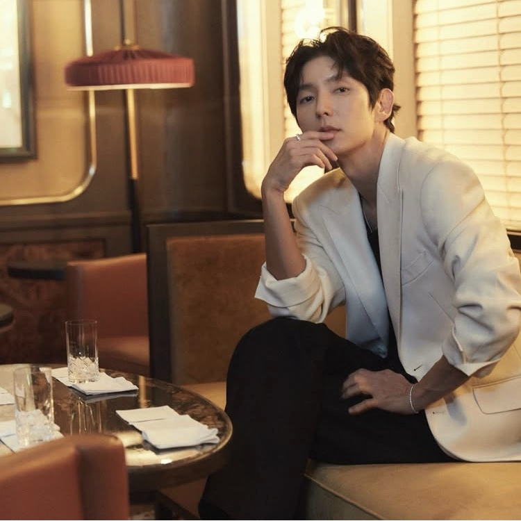 Latest photo of Lee Joongi