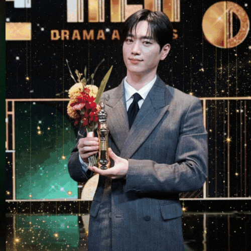 Behind-the-scenes cut of Seo Kangjoon