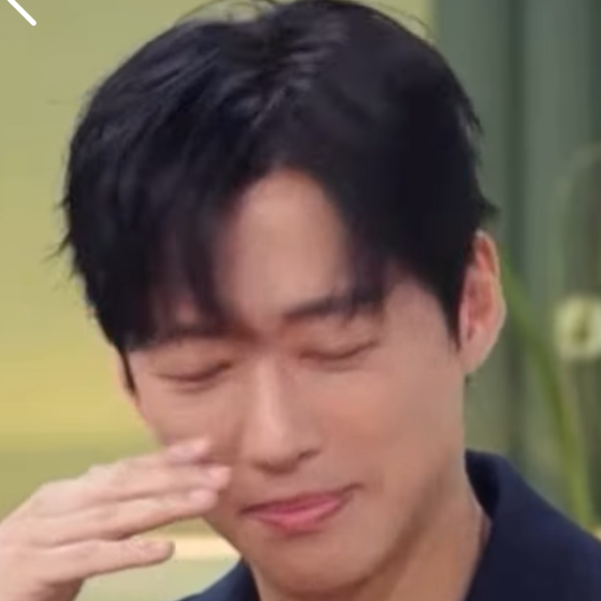 Behind-the-scenes cut of Namkoong Min