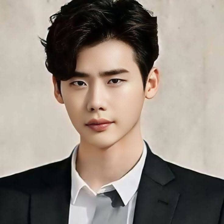 A moment captured by a fan of Lee Jongsuk