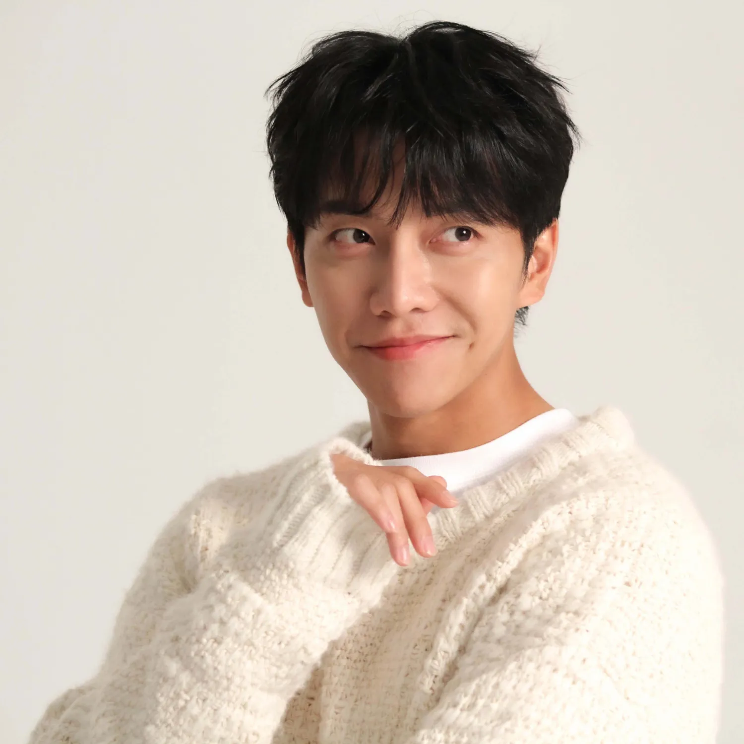 Foto terbaru dari Lee Seunggi