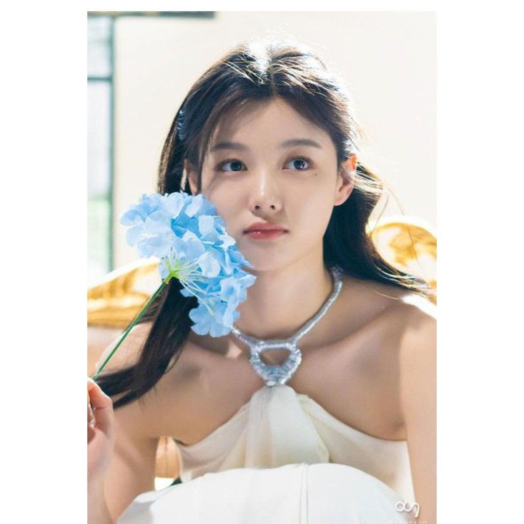 Latest photo of Kim Youjung