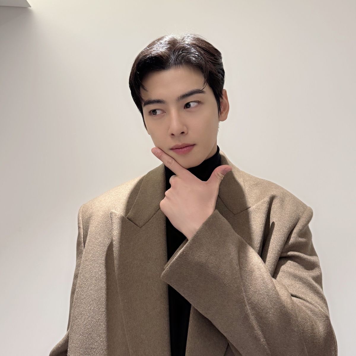 Latest photo of Cha Eunwoo