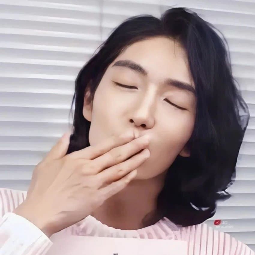 A moment captured by a fan of Lee Joongi