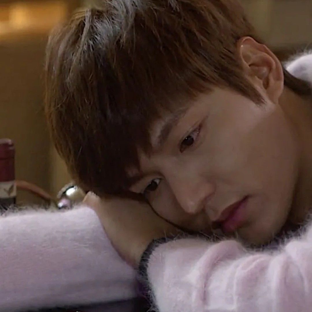 粉絲拍下的李敏鎬瞬間