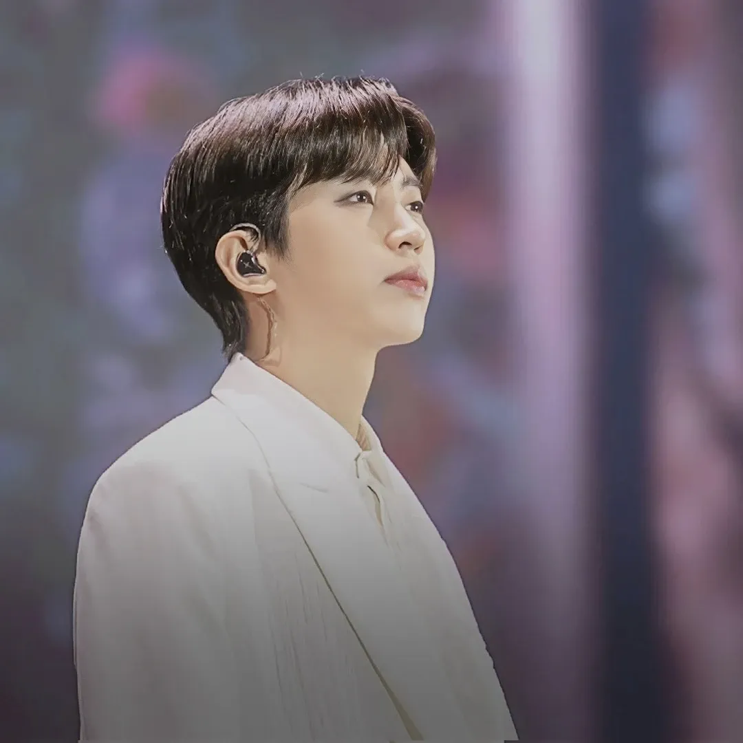 Behind-the-scenes cut of Lim Youngwoong