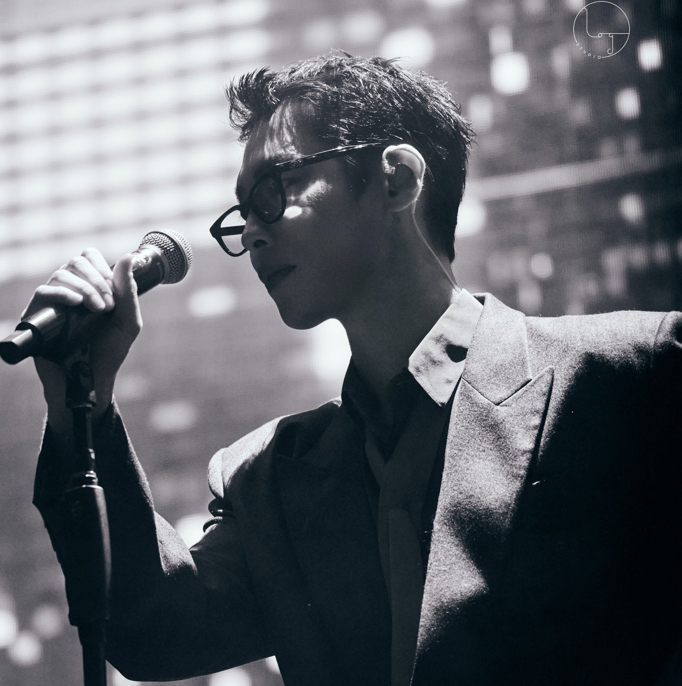 Recent activity shot of Lee Jaewook