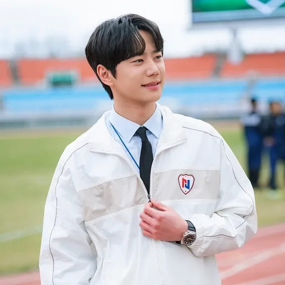 Recent activity shot of Lee Junyoung