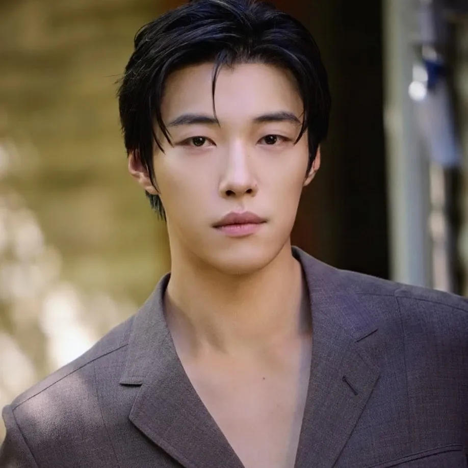 Behind-the-scenes cut of Woo Dohwan