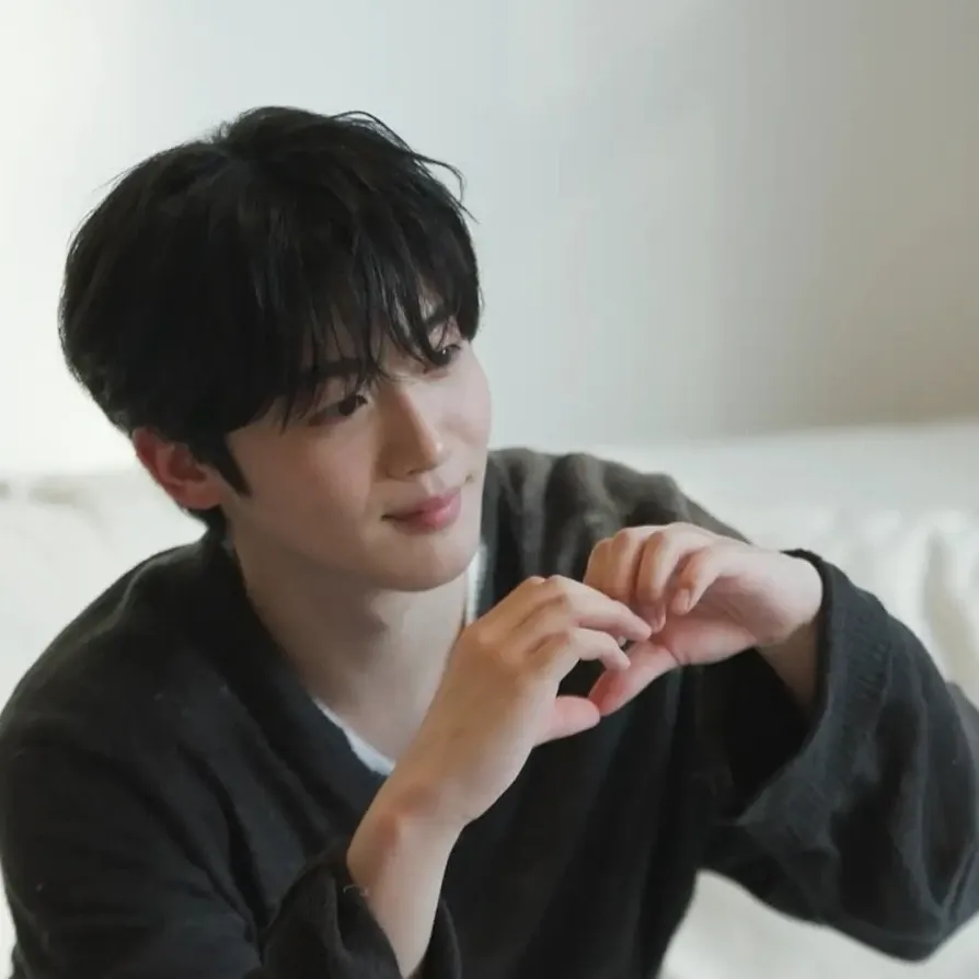 Behind-the-scenes cut of Kim Yohan