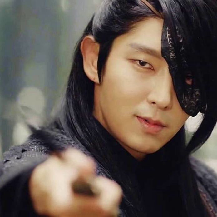 Behind-the-scenes cut of Lee Joongi