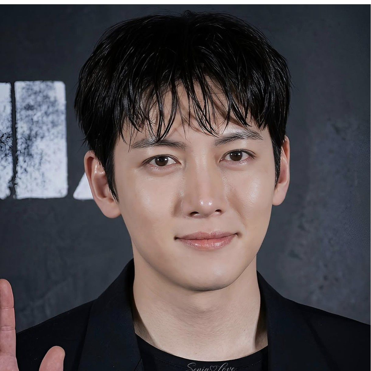 Behind-the-scenes cut of Ji Changwook