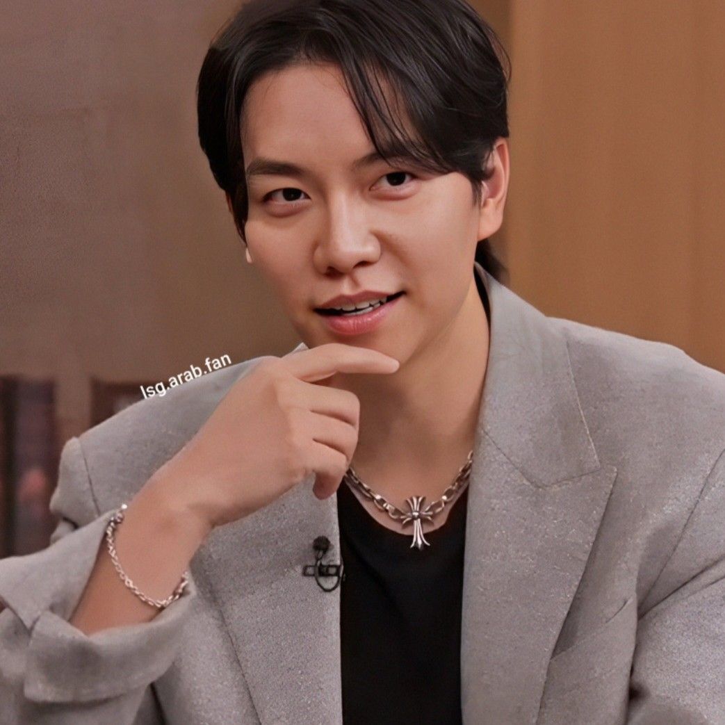 Recent activity shot of Lee Seunggi