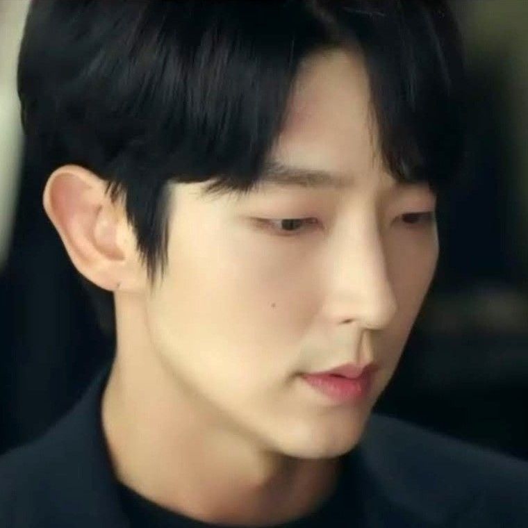 A moment captured by a fan of Lee Joongi