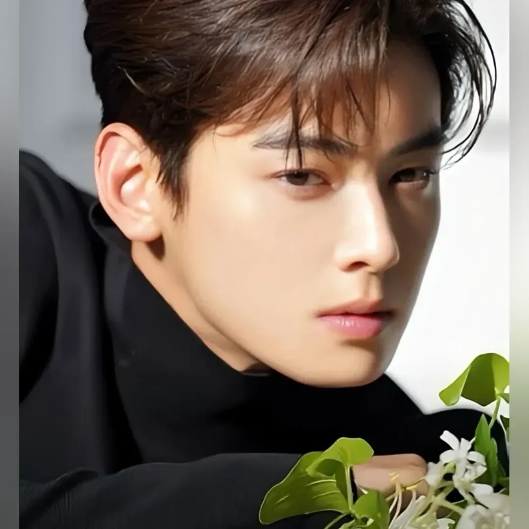 Recent activity shot of Cha Eunwoo