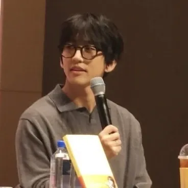 粉絲拍下的李承允瞬間