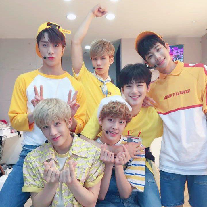 A moment captured by a fan of Cha Eunwoo