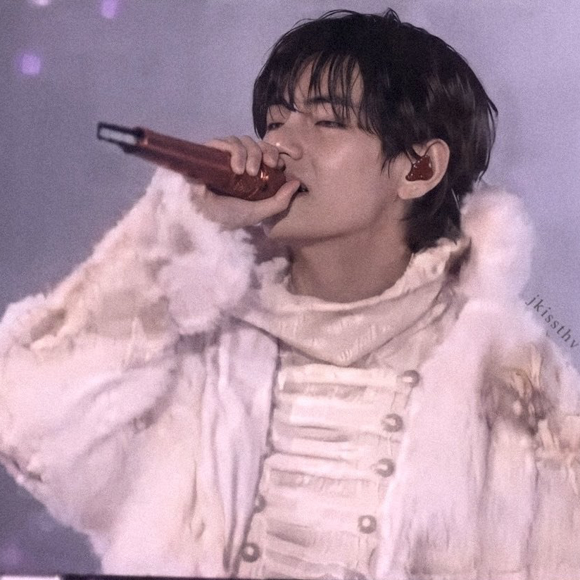 A moment captured by a fan of Kim Taehyung (V)