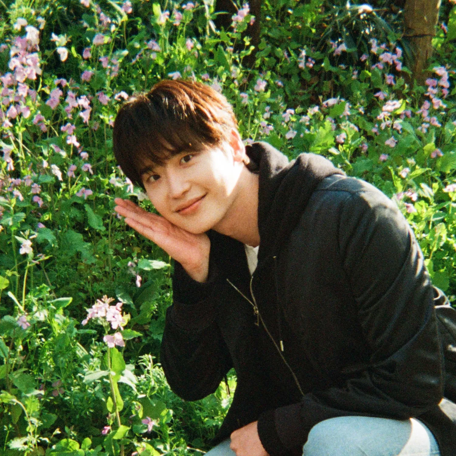 Foto terbaru dari Lee Jongsuk