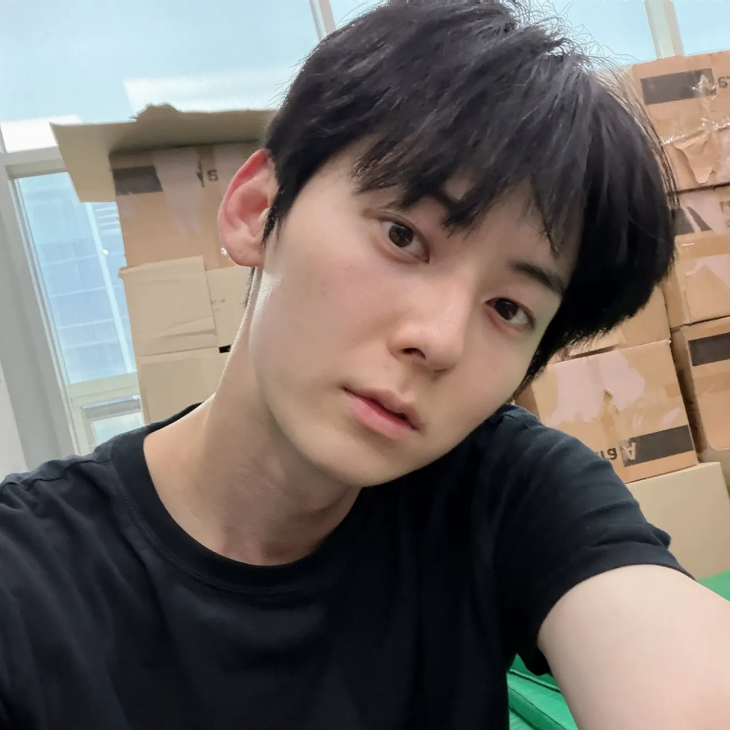 Behind-the-scenes cut of Hwang Minhyun