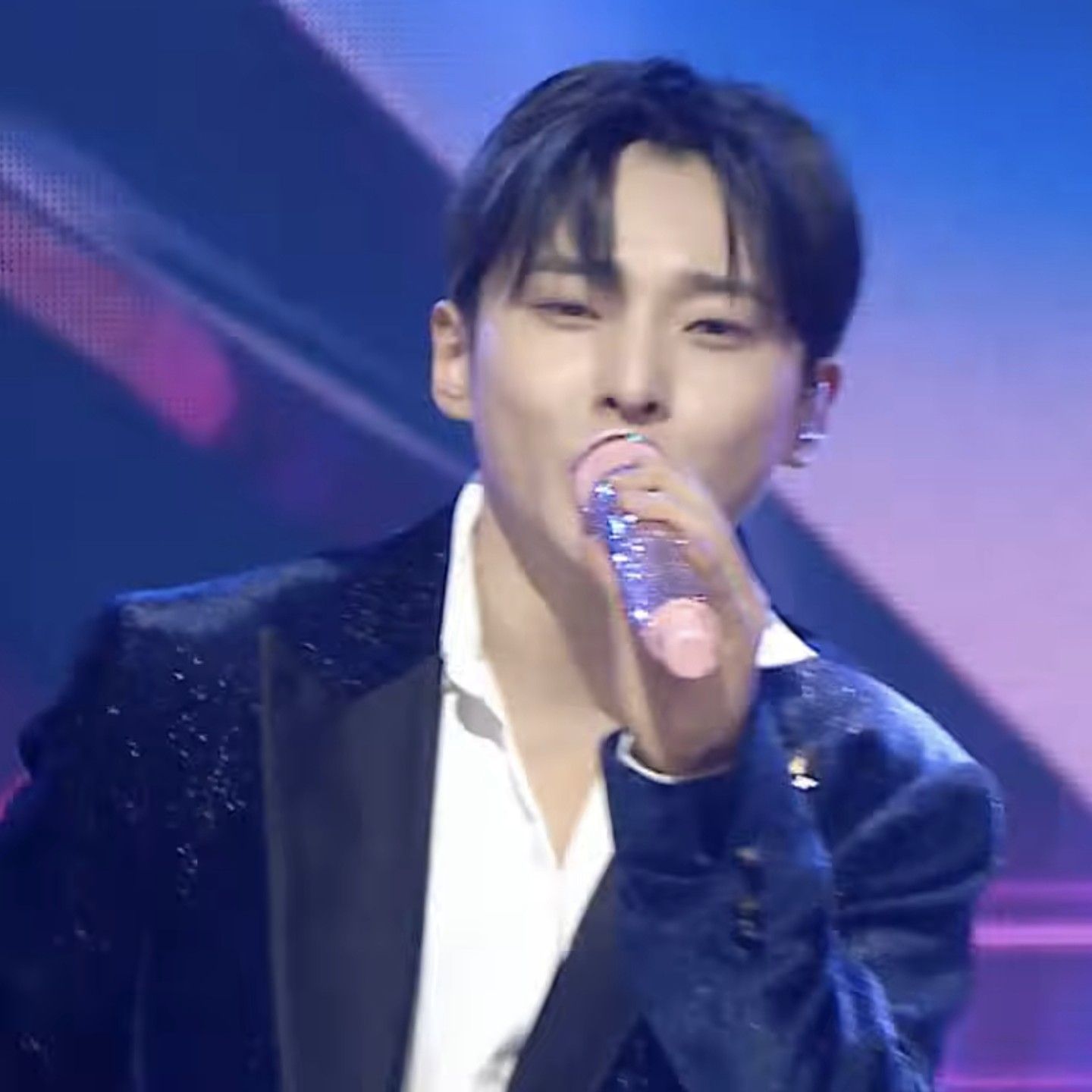 Behind-the-scenes cut of Seong Ri