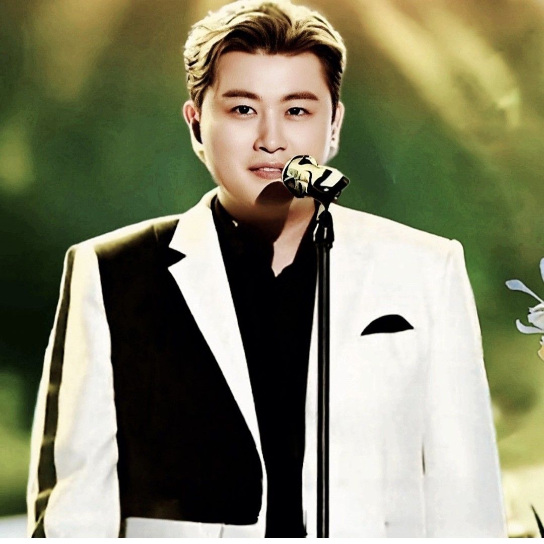 粉丝拍下的金浩中瞬间