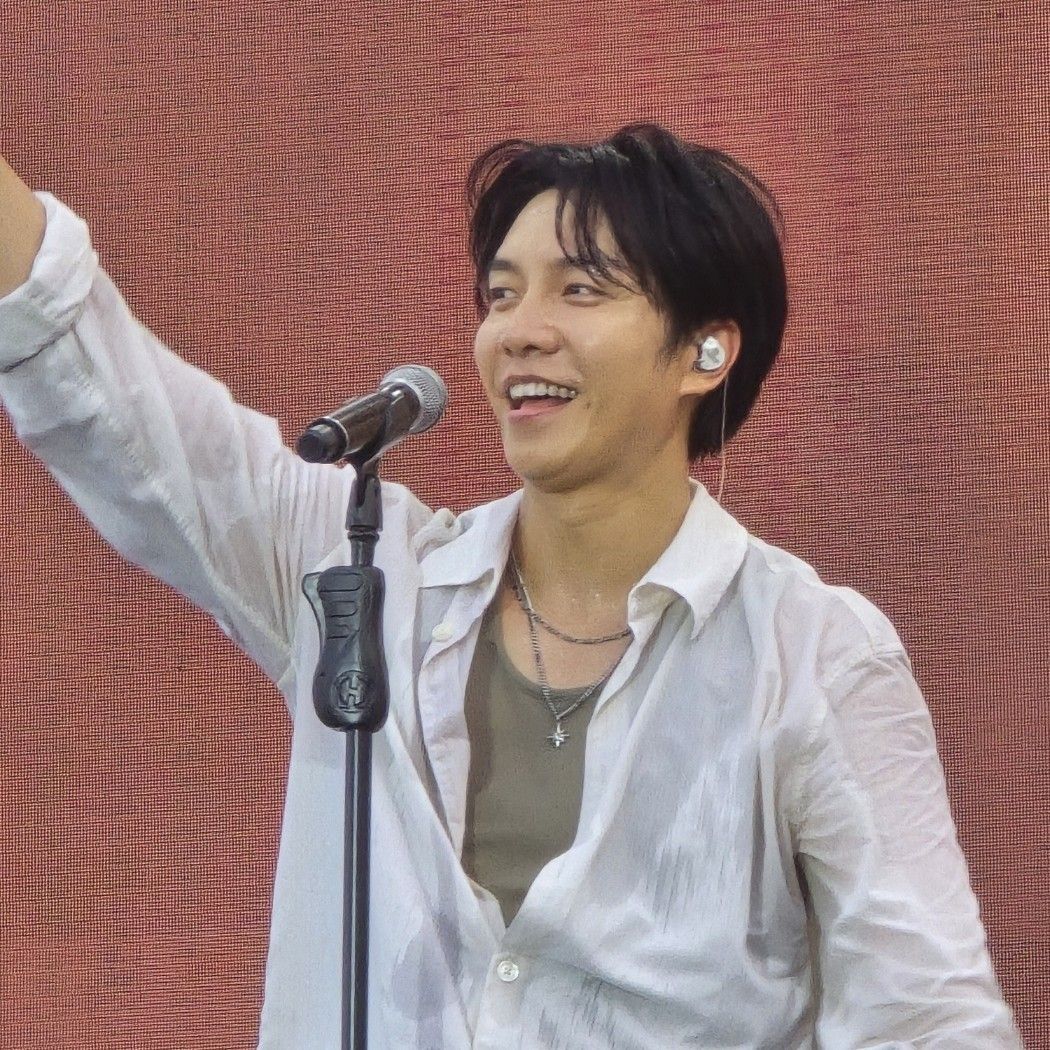 粉絲拍下的李昇基瞬間