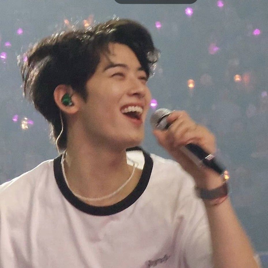 Foto terbaru dari Cha Eunwoo