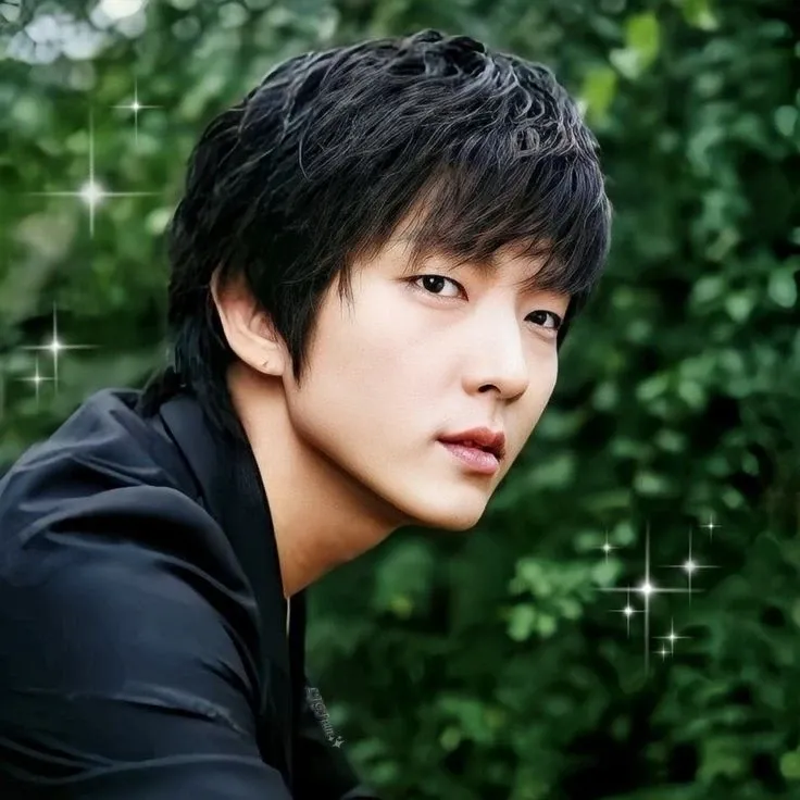 Latest photo of Lee Joongi