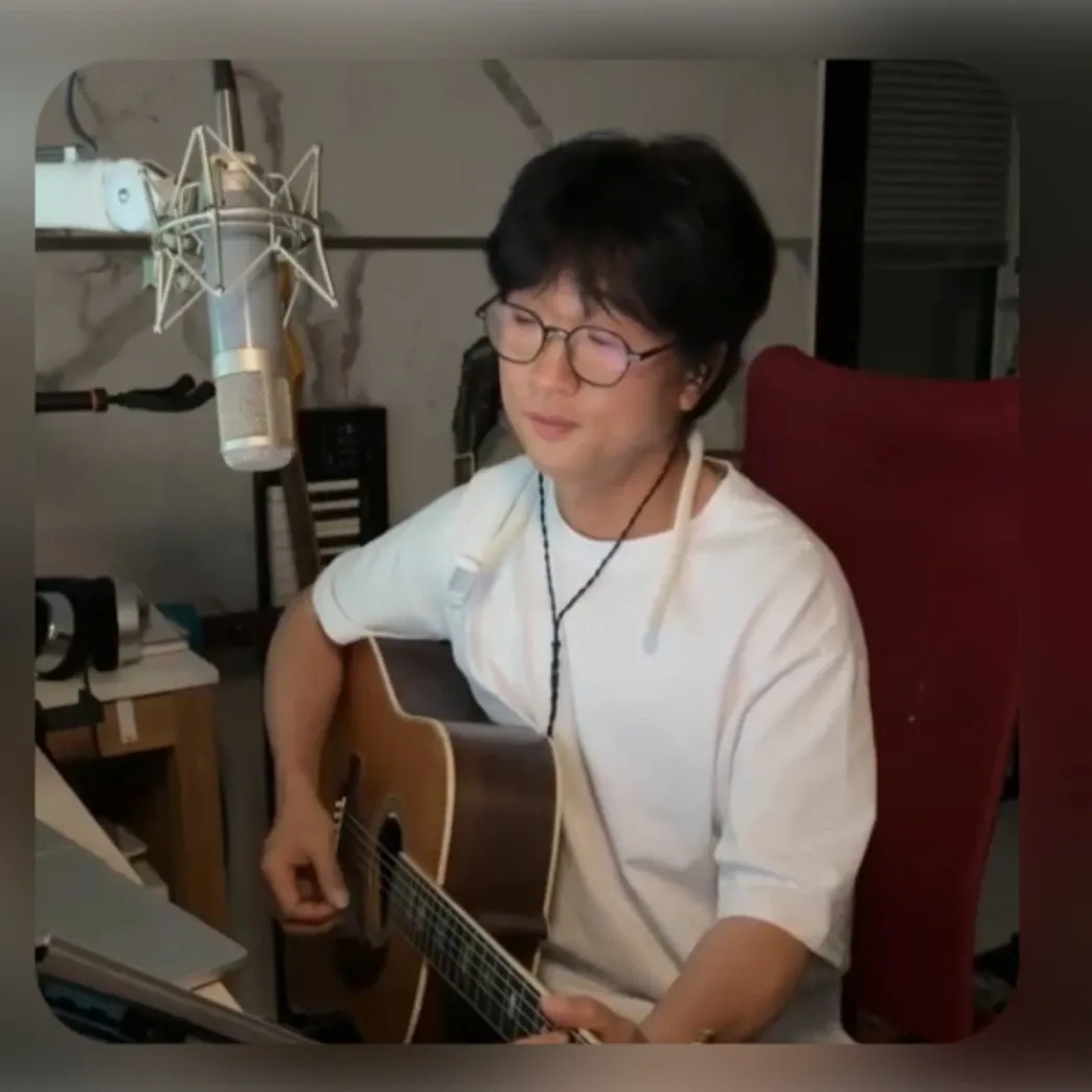 Recent activity shot of Bak Changgeun