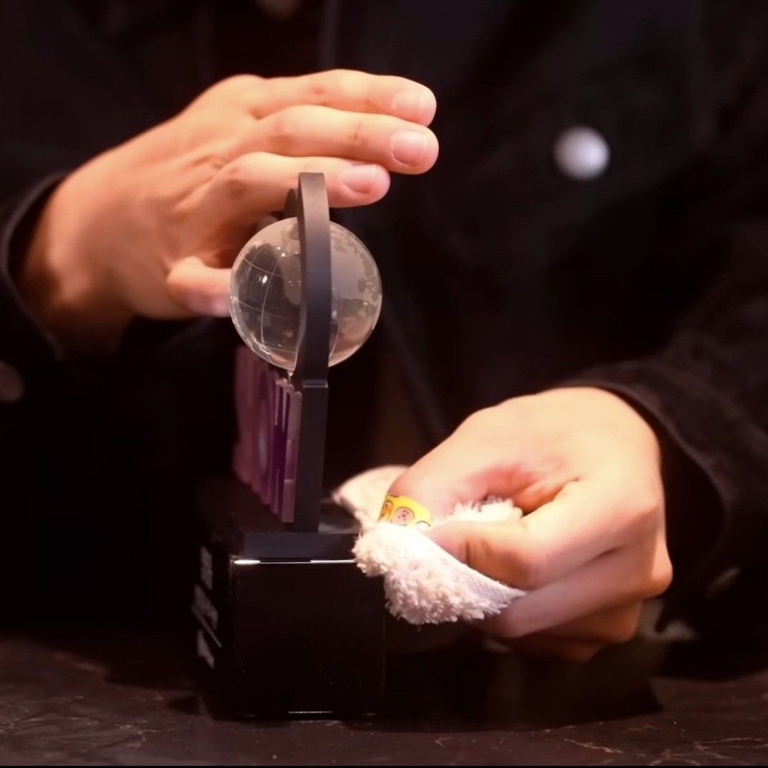 Behind-the-scenes cut of Lim Youngwoong