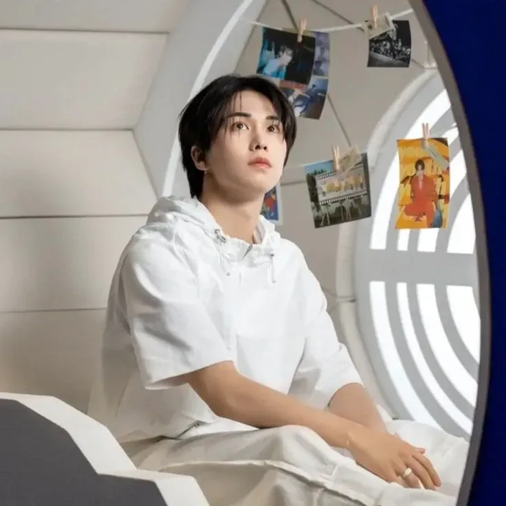 Latest photo of Cha Eunwoo