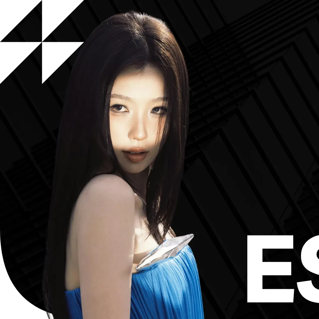 A moment captured by a fan of Esther Yu