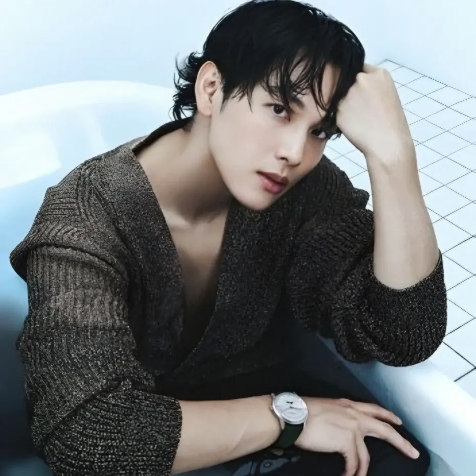 Behind-the-scenes cut of Yim Siwan
