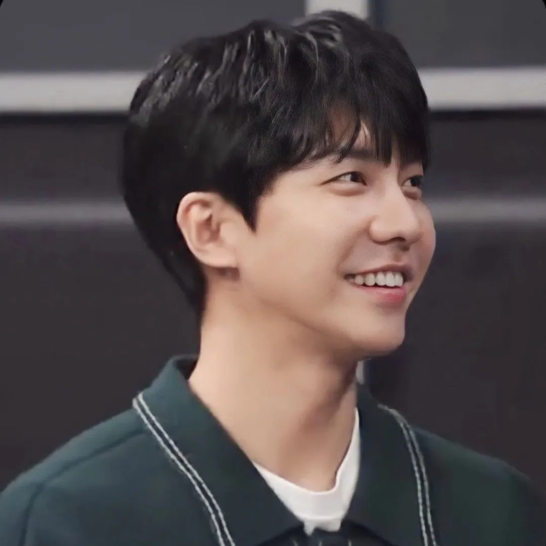 Cuplikan di balik layar dari Lee Seunggi