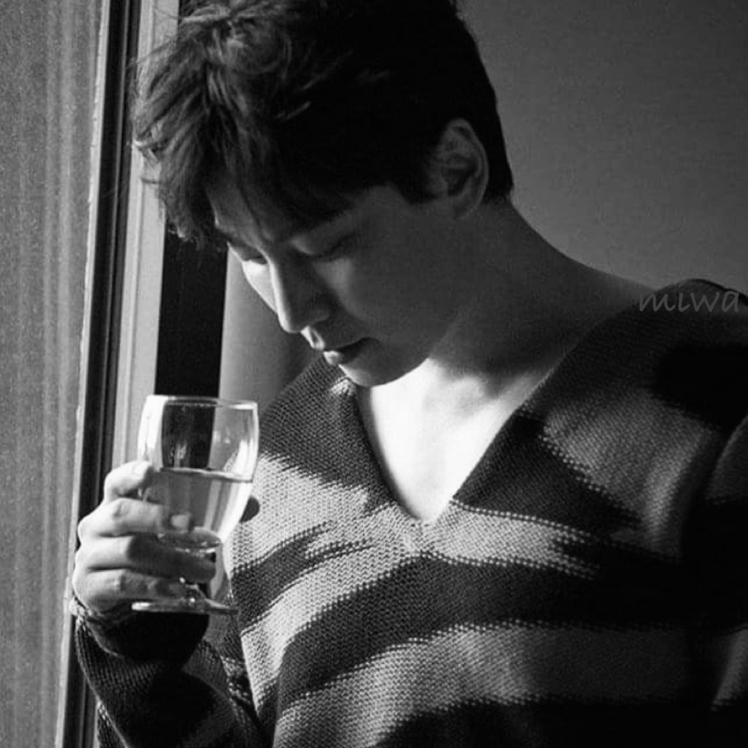 Behind-the-scenes cut of Kim Namgil