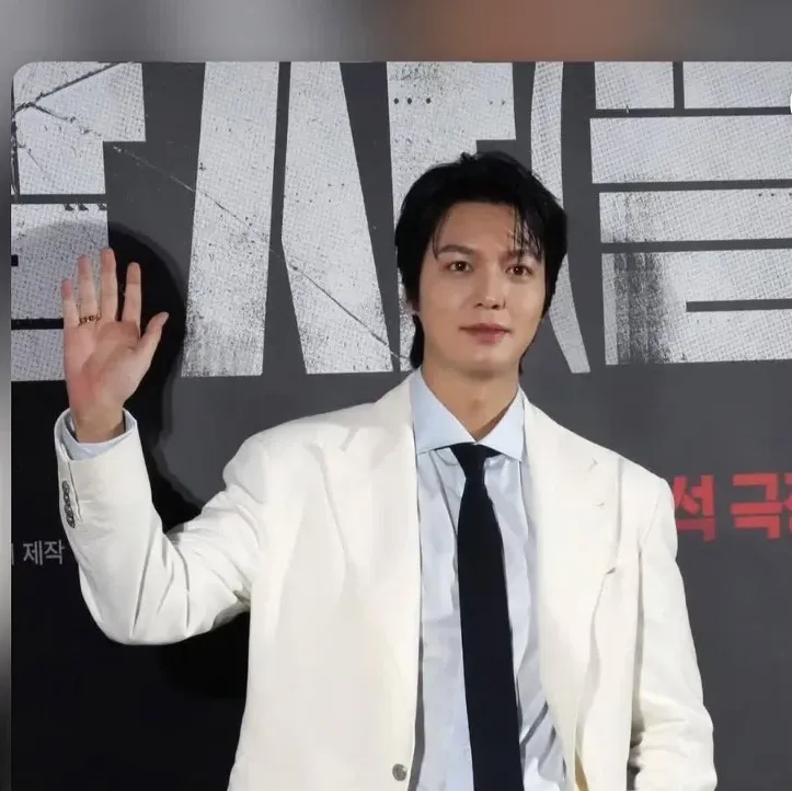 Behind-the-scenes cut of Lee Minho