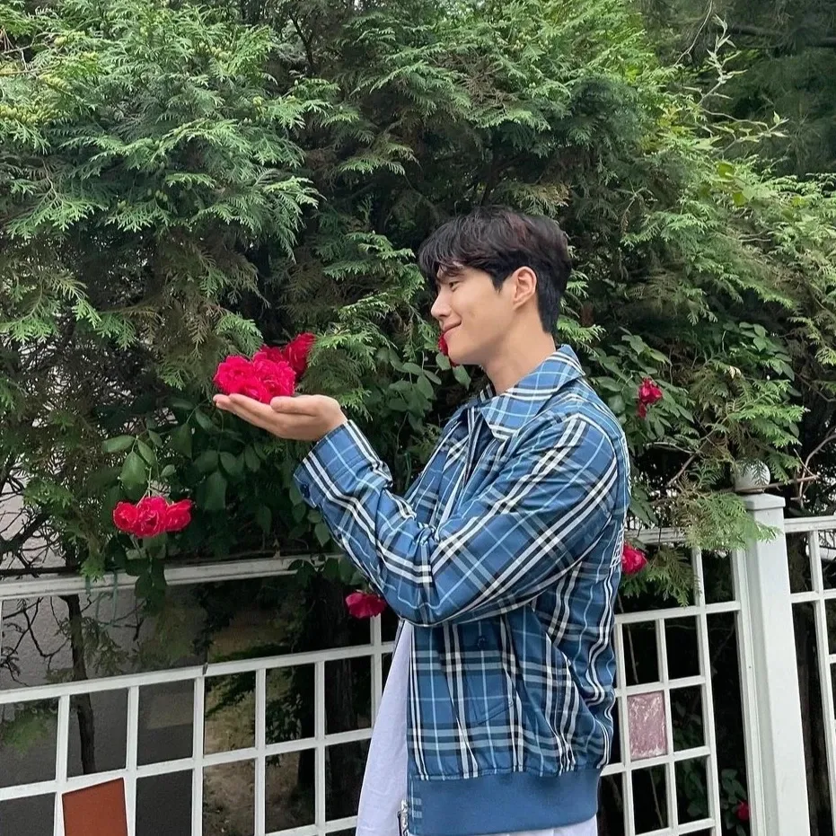 Recent activity shot of Kim Seonho