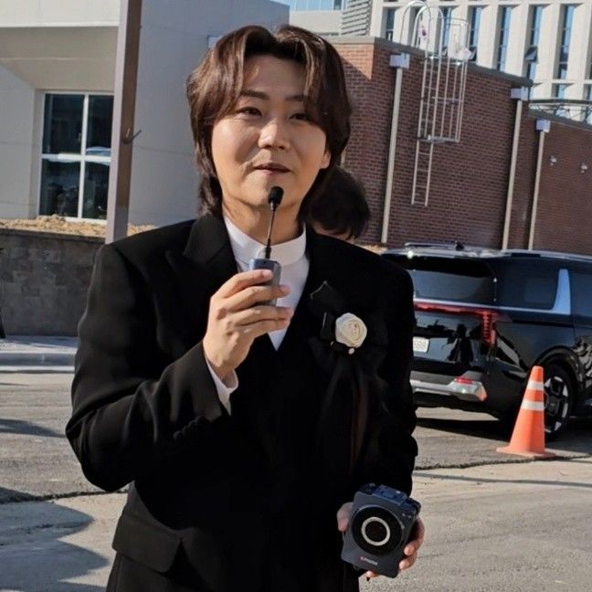 A moment captured by a fan of Min Soohyun