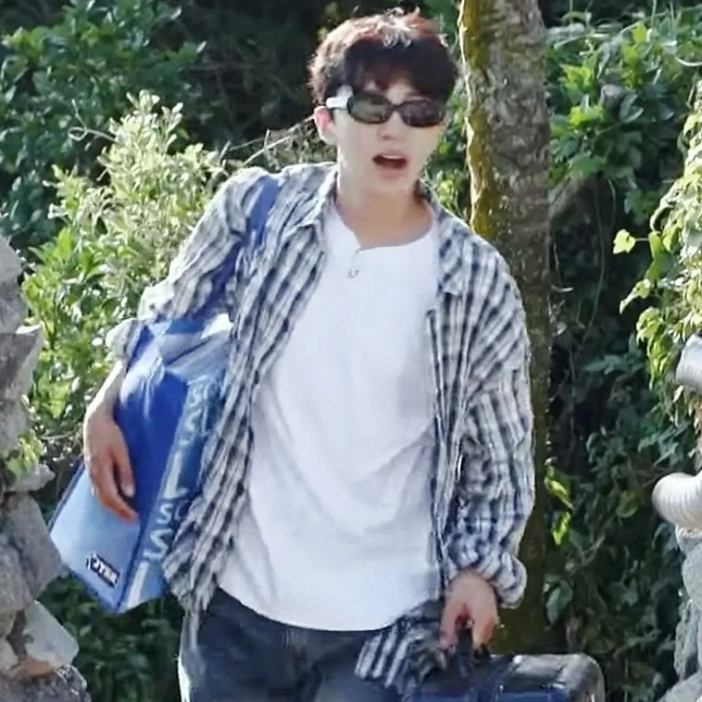 Cuplikan di balik layar dari Lim Youngwoong