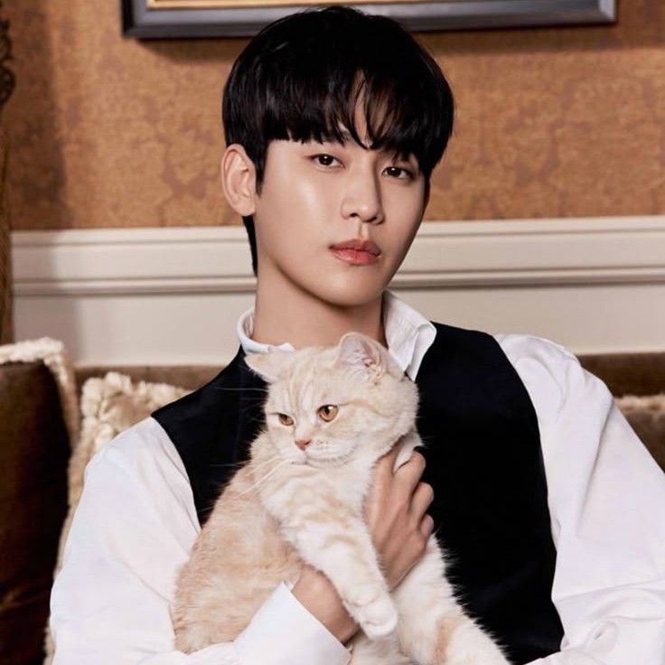 金秀贤的幕后花絮