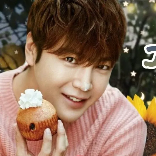 A moment captured by a fan of Jang Geunsuk