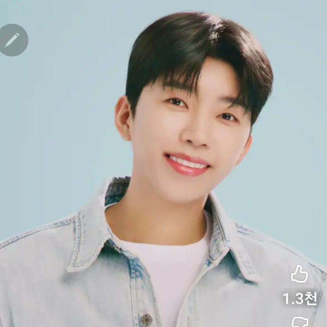 Foto terbaru dari Lim Youngwoong