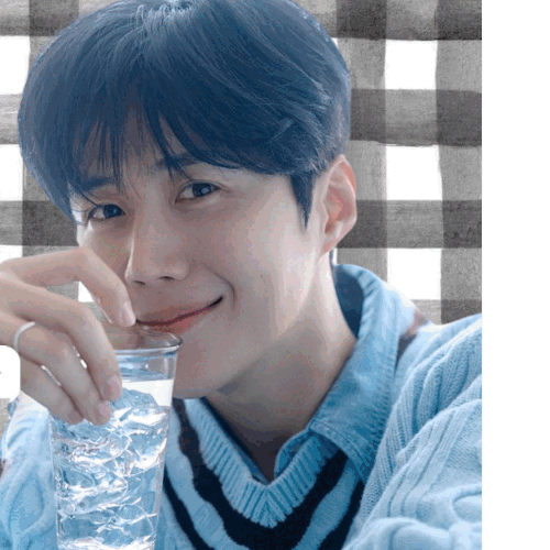 Behind-the-scenes cut of Kim Seonho