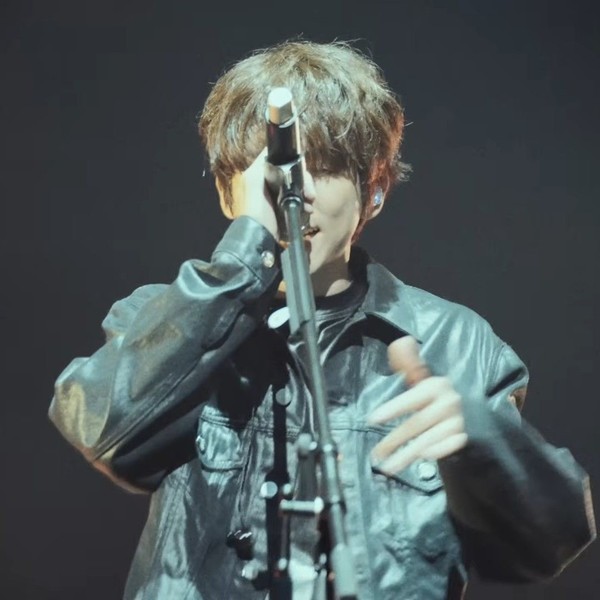 Today’s standout profile photo of Lee Seungyoon on Choeaedol Celeb