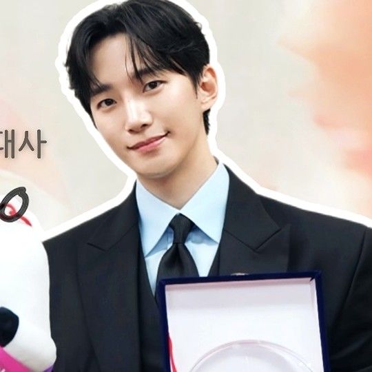 イ・ジュノのビハインドカット