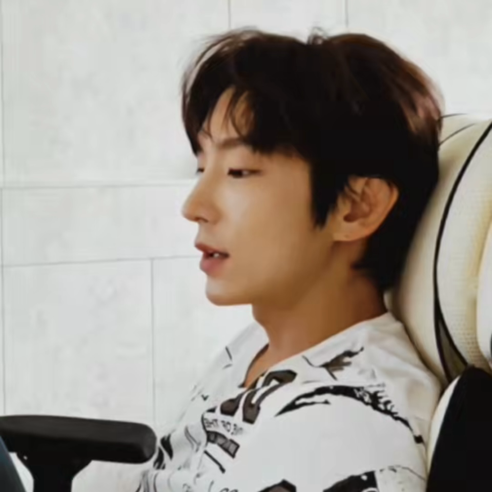 Recent activity shot of Lee Joongi