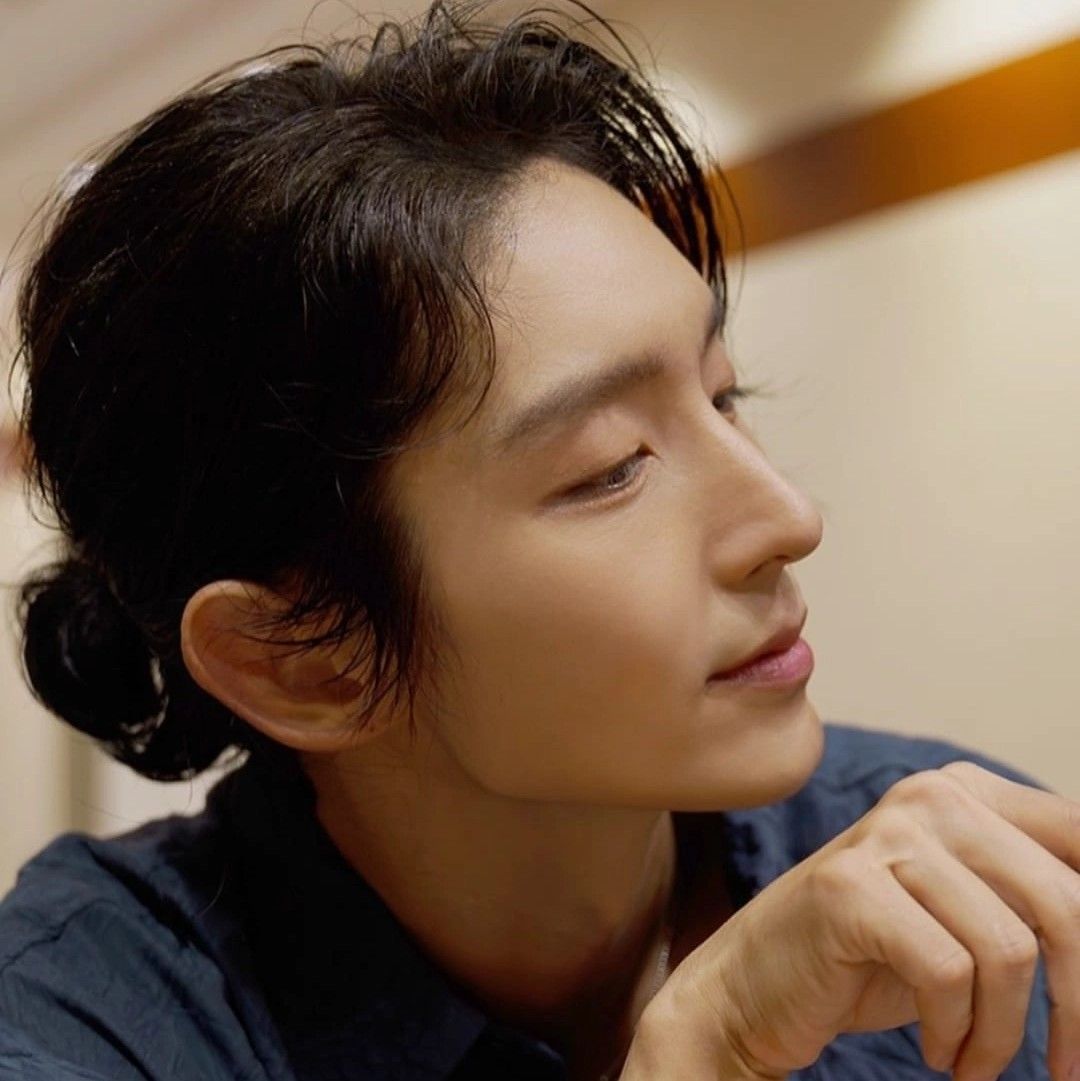 A moment captured by a fan of Lee Joongi