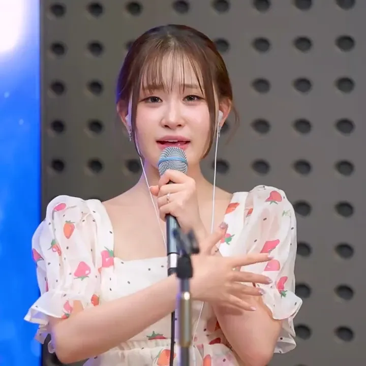 Behind-the-scenes cut of Kim Dahyun