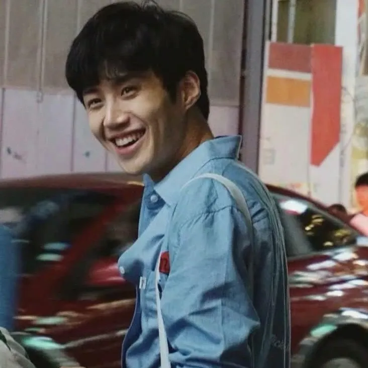 Behind-the-scenes cut of Kim Seonho